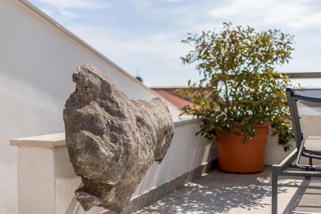 Holiday Home Lolina,Sea On A Palm! Heated Pool Trogir Exteriér fotografie