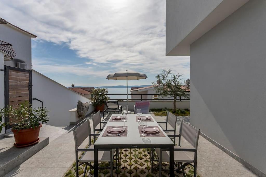 Holiday Home Lolina,Sea On A Palm! Heated Pool Trogir Exteriér fotografie